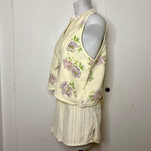 Vintage 80s Laura Adams Pale Yellow Floral Flannel Pajama Set Crop Tank Shorts - Picture 5 of 12